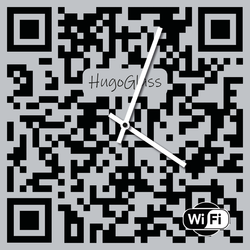 Skleněné nástěnné hodiny s QR kódem